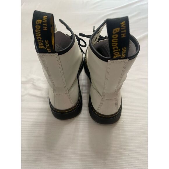 Doc Martens Zavala White Leather Lace Up Combat Boots Women’s Size 8 Men’s Sz 7 - Picture 9 of 9